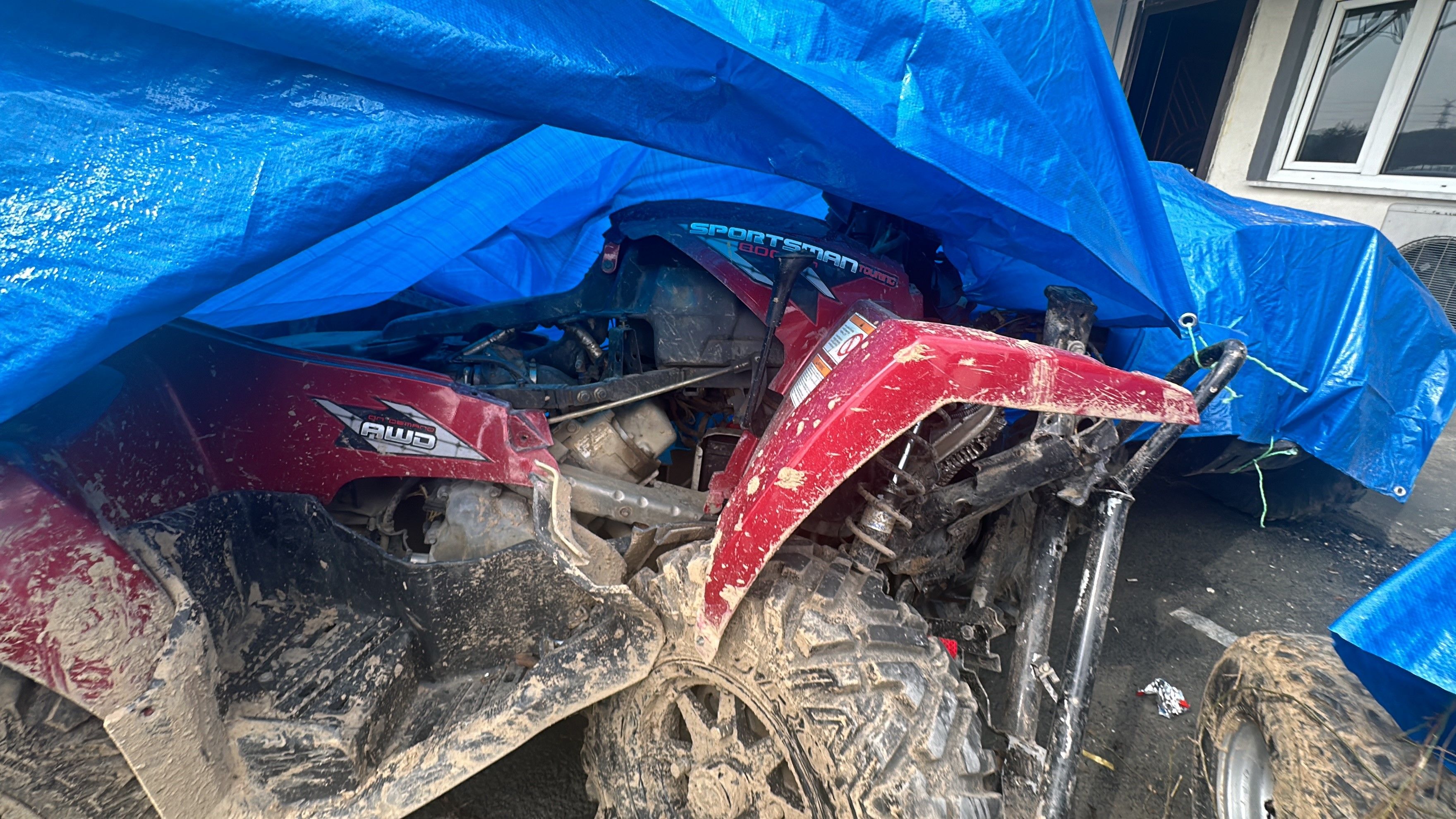 Mısır'a kaçan yazarın oğlu Porche'siyle can almıştı: Feci kazanın izi araçlarda - 2. Resim