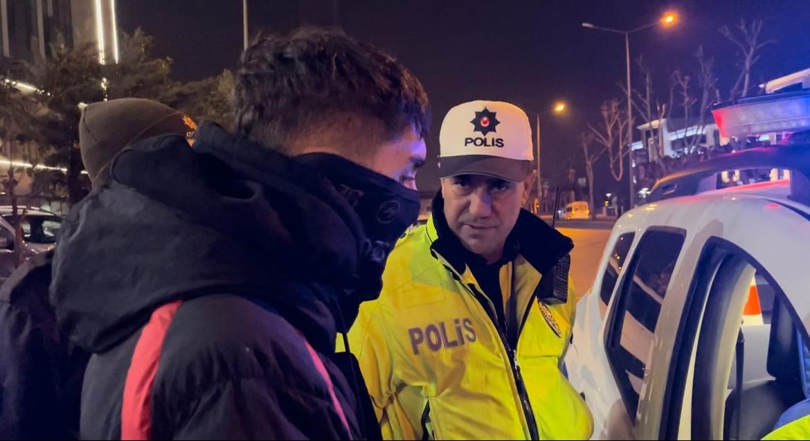 Polisten kaçıp fenomen oldu! Çorba içerken yakayı ele verdi - 1. Resim