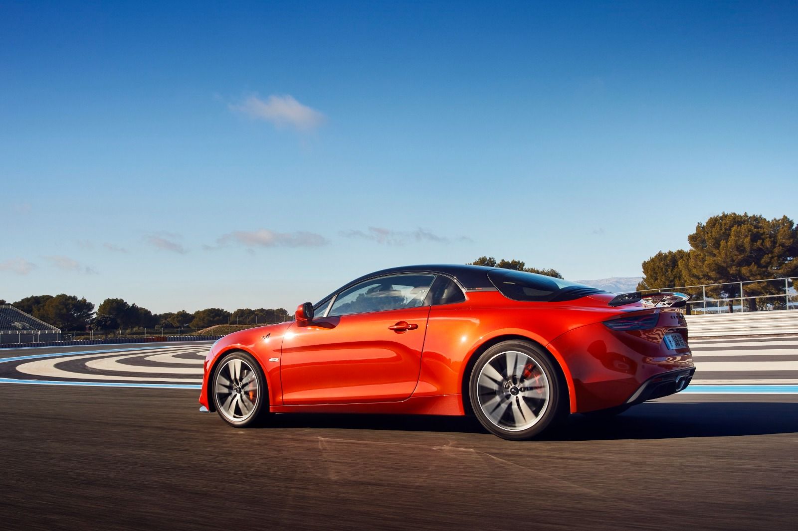 Renault Alpine Türkiye'de satışa çıktı! İşte efsanevi modelin fiyatı  - 1. Resim