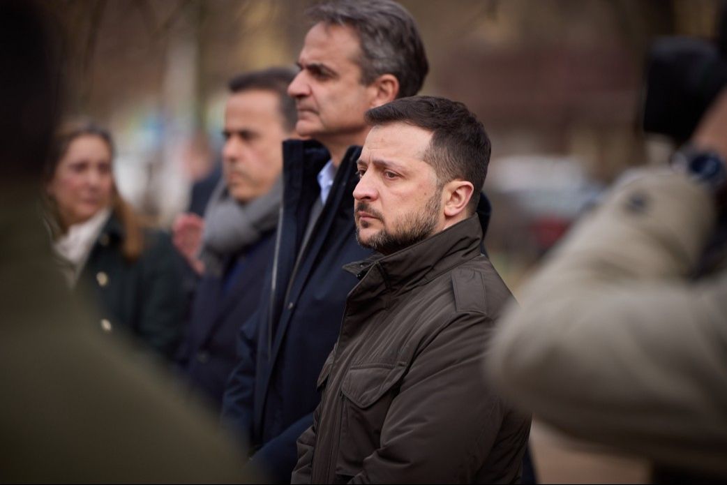 Zelenskiy ve Miçotakis, Odesa sokaklarında! Savaşın izlerini incelediler - 3. Resim