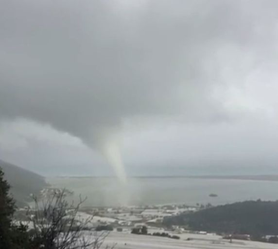 Antalya'da hortum hortum felaketi! Önüne geleni yuttu - 1. Resim