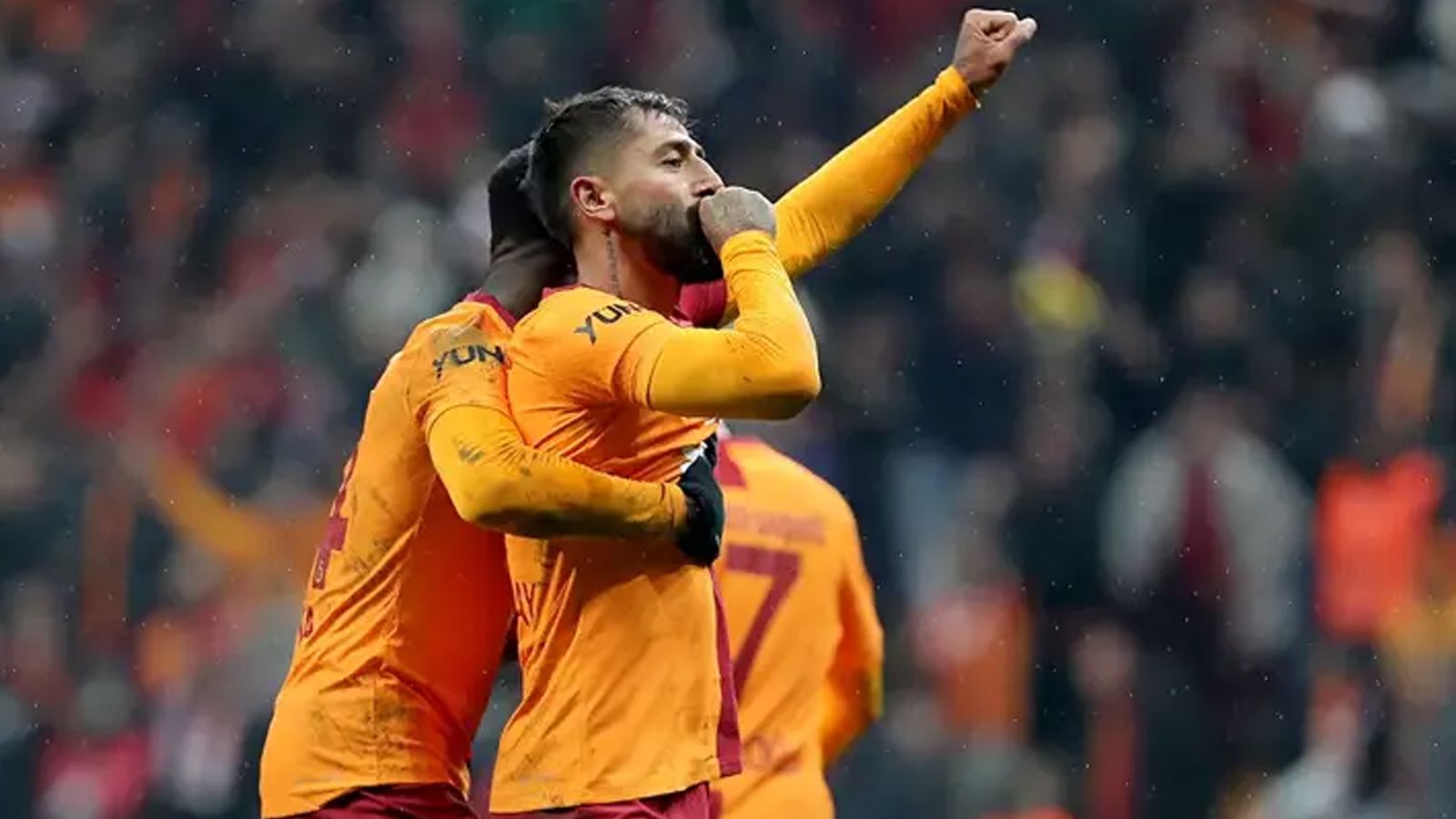 Galatasaray evinde Rizespor’a 6 attı! Hat-trick yapan Kerem Demirbay jeneriklik gollerle yıldızlaştı - 1. Resim
