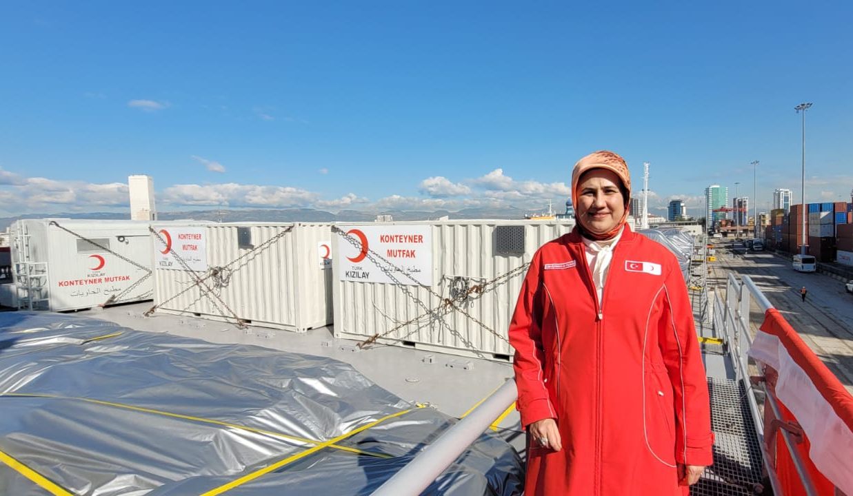 Gazzelilerin yaralarını saracak, iyilik gemisi yola &ccedil;ıktı - 1. Resim