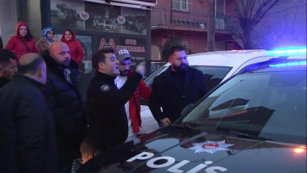 Kadınlar Günü'nde korkunç olay! Polis, kocasını gözaltına aldı Kadınlar Günü'nde korkunç olay! Polis, kocasını gözaltına aldı - 1. Resim