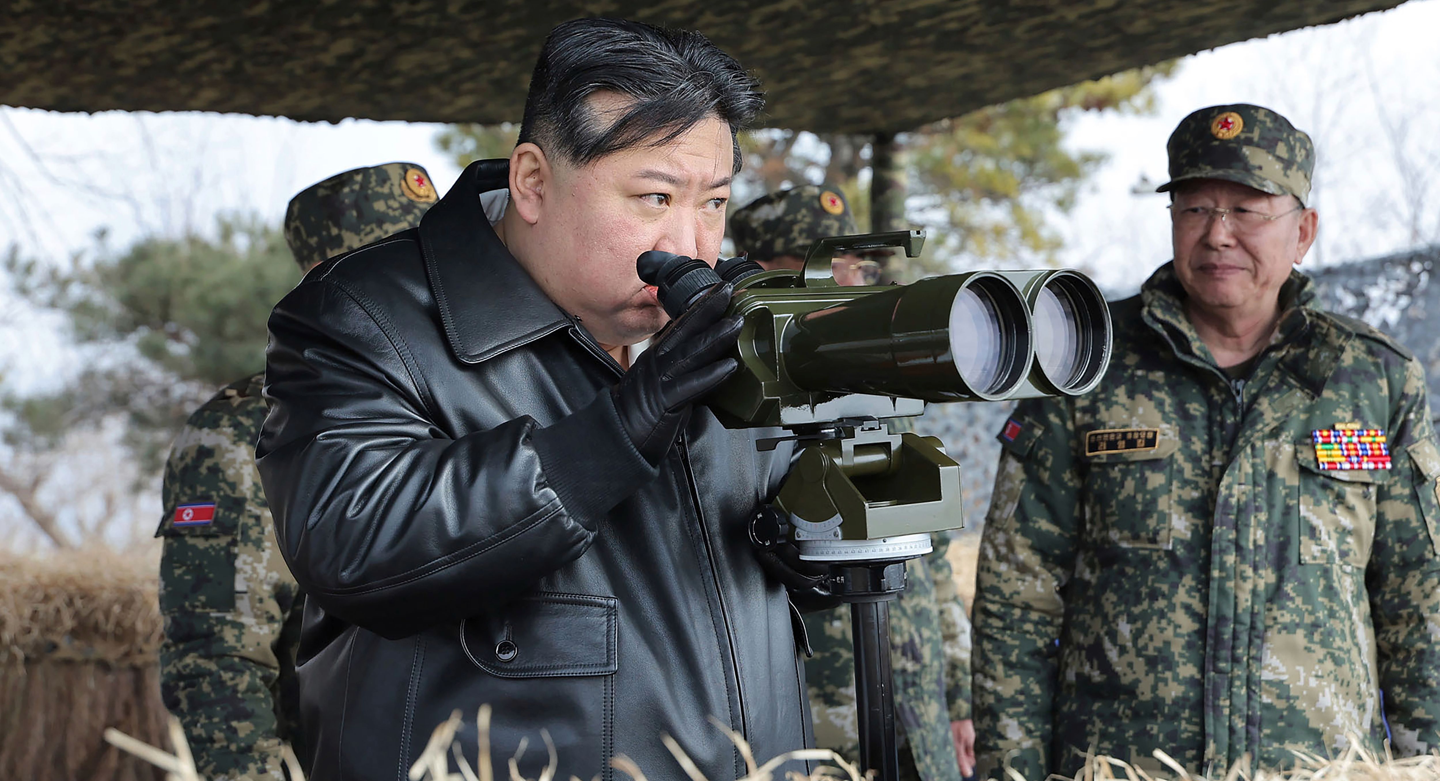 Kuzey Kore savaş hazırlığında! Kim Jong-un tatbikata katıldı, iki ülkeye gözdağı verdi Kuzey Kore savaş hazırlığında! Kim Jong-un tatbikata katıldı, iki ülkeye gözdağı verdi - 2. Resim