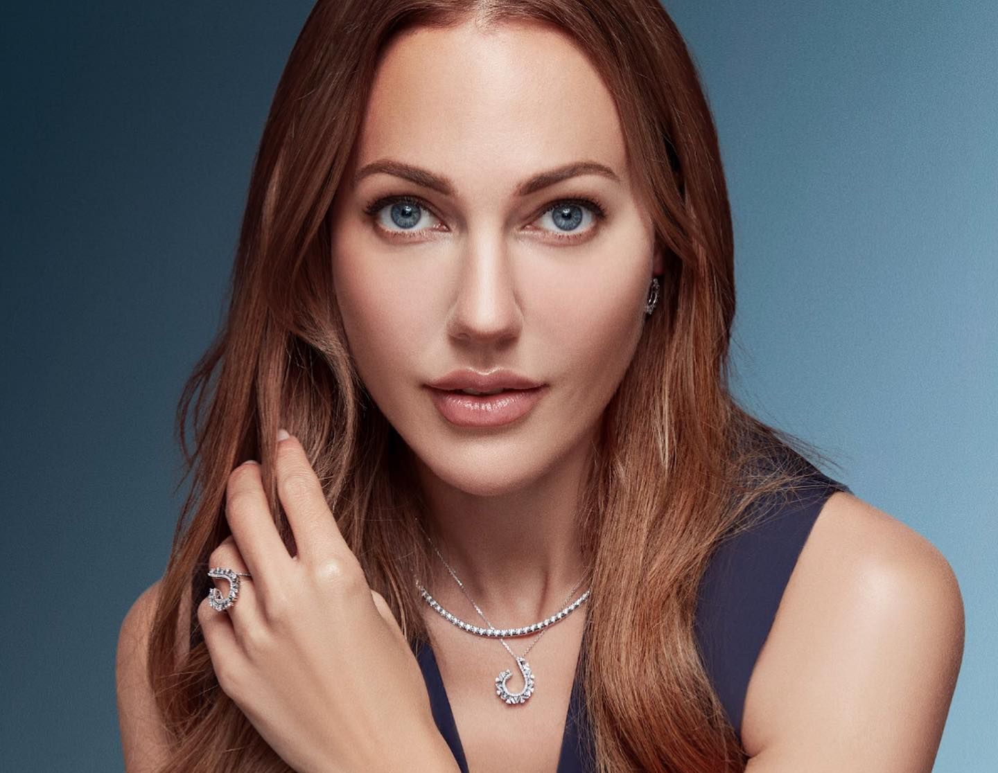 Meryem Uzerli’nin yeni imajı: Saçlarını sapsarı yaptı, ilk yorum Filiz Akın’dan geldi - 1. Resim