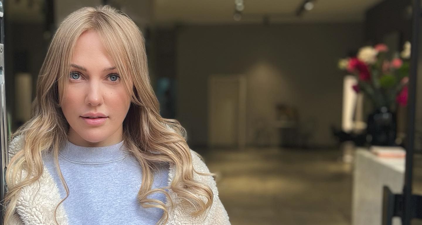 Meryem Uzerli’nin yeni imajı: Saçlarını sapsarı yaptı, ilk yorum Filiz Akın’dan geldi - 2. Resim