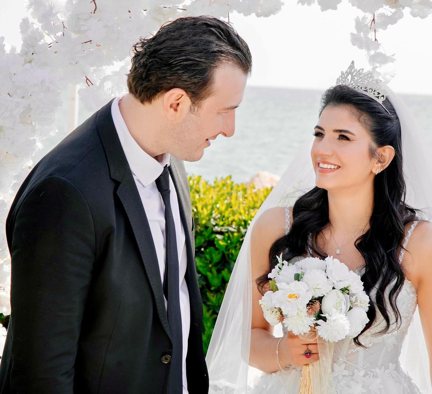 Survivor Merve Aydın’ın mutlu günü: Sessiz sedasız evlendi - 2. Resim