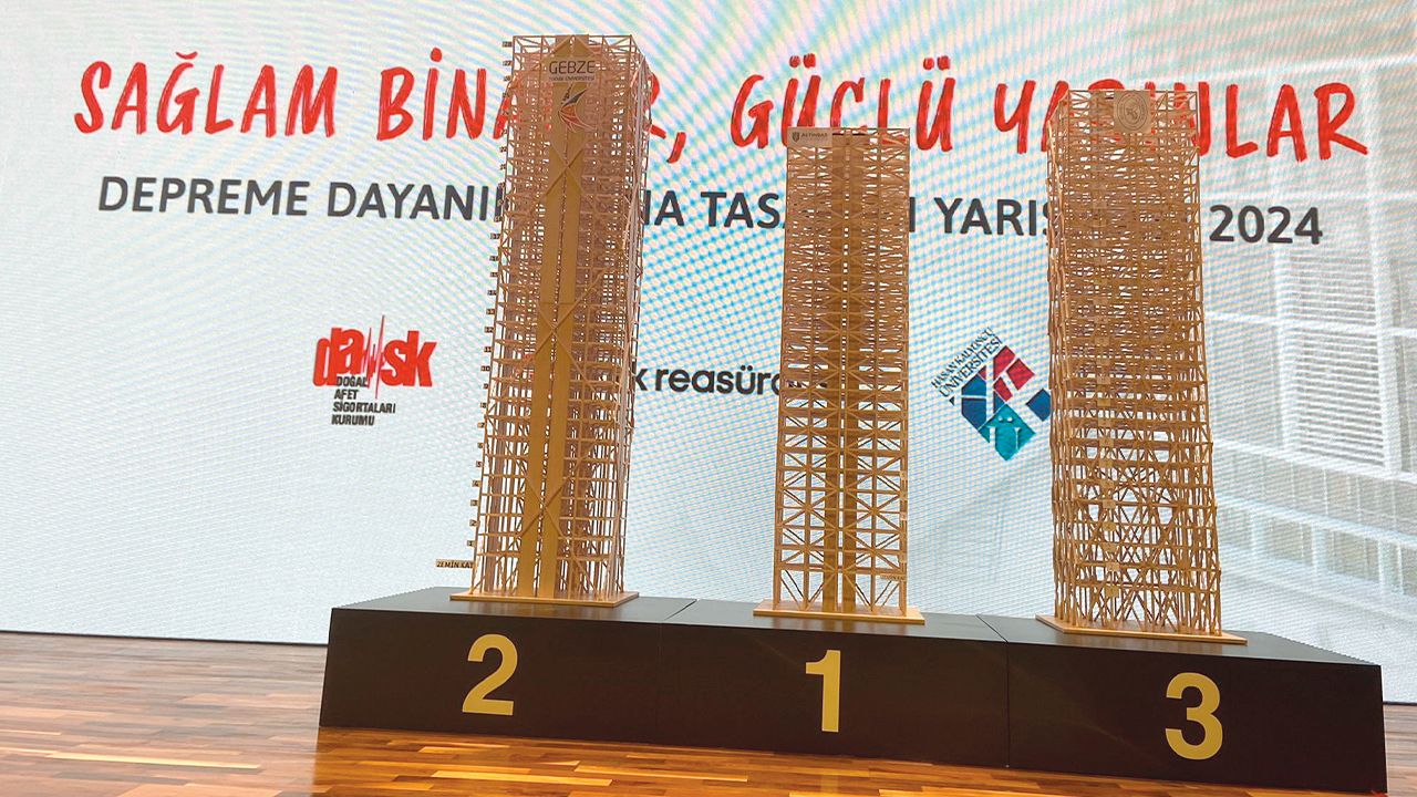 24 üniversite kıyasıya yarıştı! Dersimiz 'deprem' 24 üniversite kıyasıya yarıştı! Dersimiz 'deprem' - 1. Resim