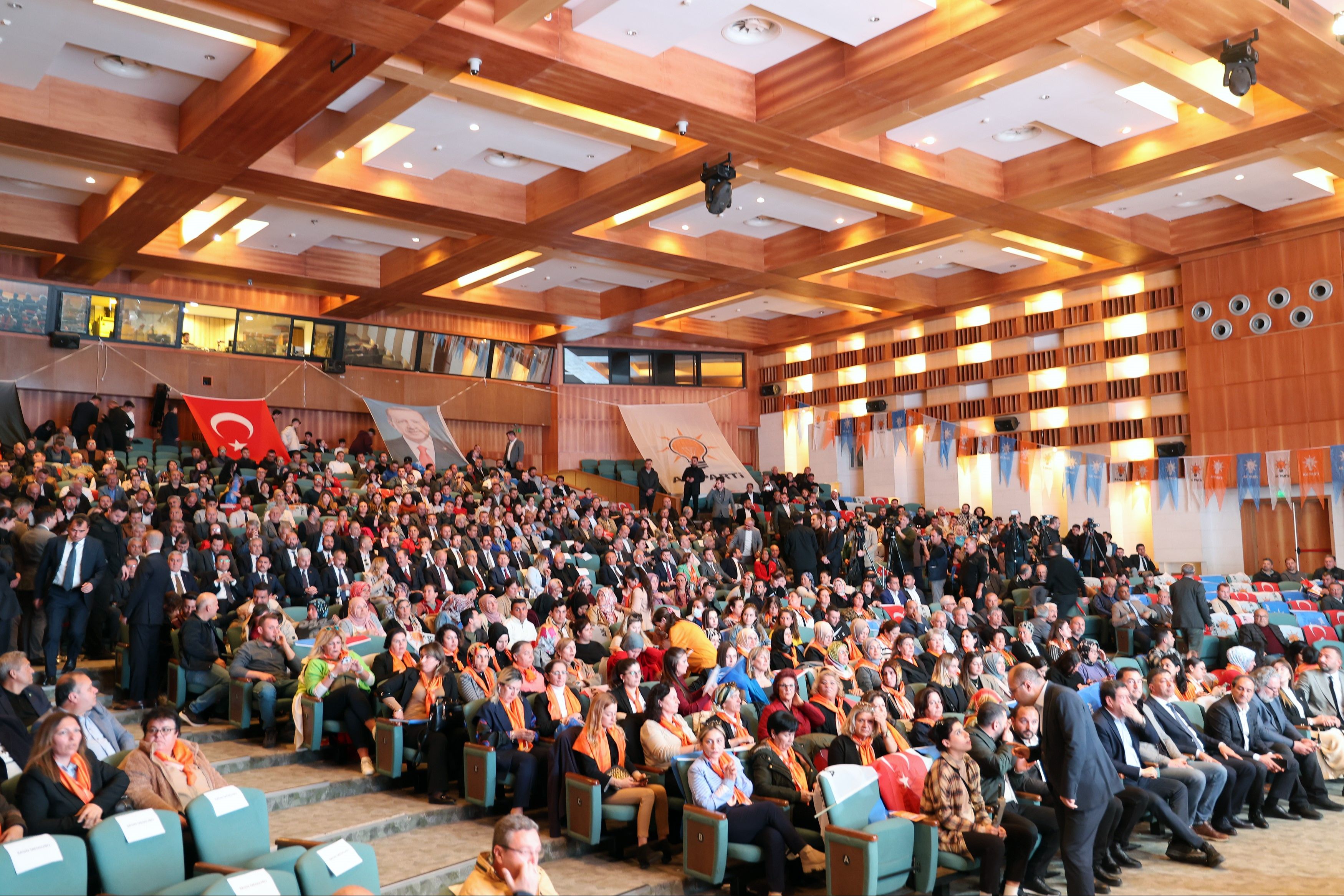 Adalet Bakanı Tunç: Darbeci ve vesayetçi anlayışı tarihe gömdük - 1. Resim