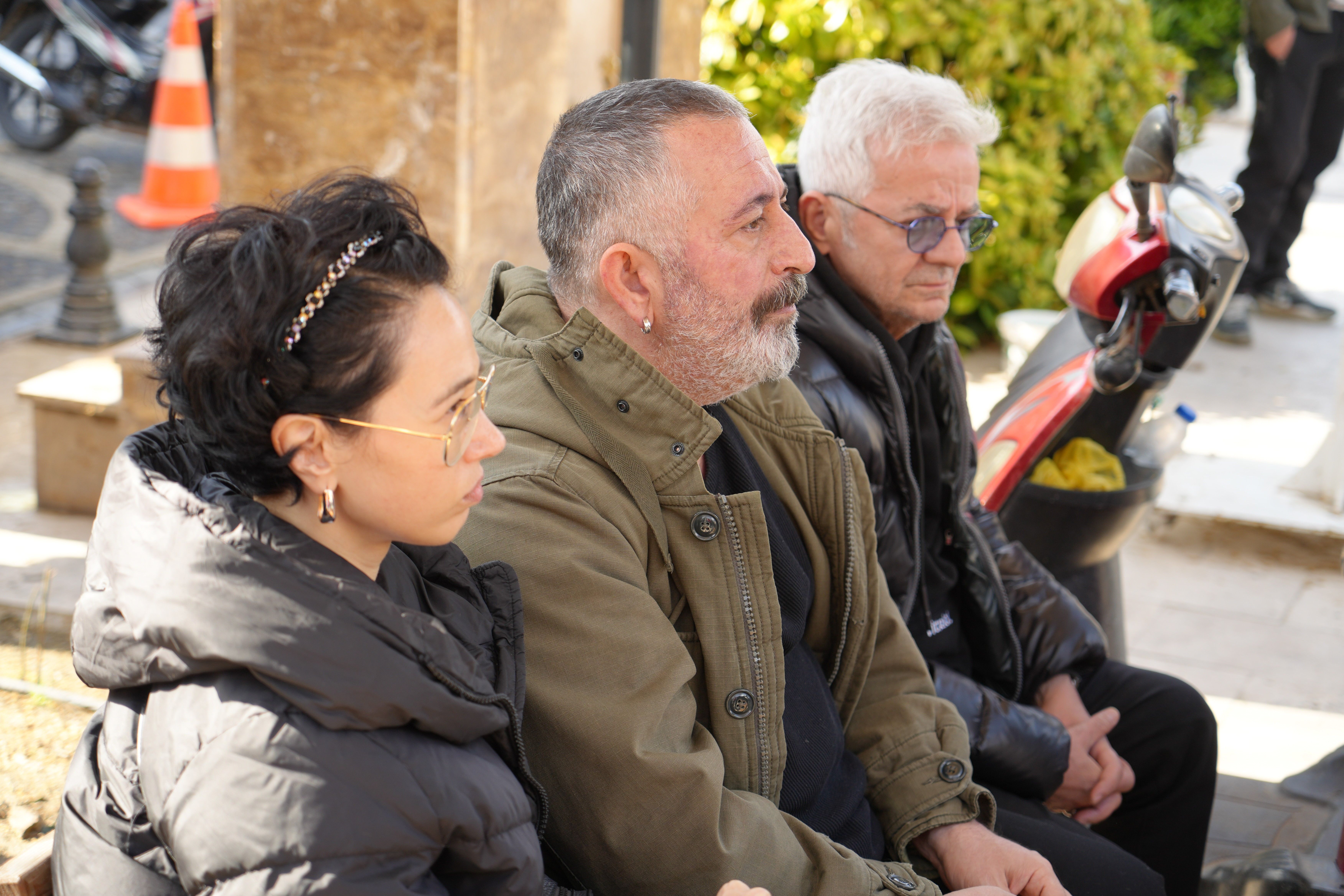 Cem Yılmaz, acılı gününde Zafer Algöz'ü yalnız bırakmadı Cem Yılmaz, acılı gününde Zafer Algöz'ü yalnız bırakmadı - 4. Resim