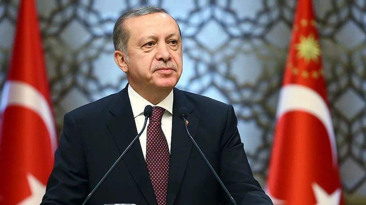 Erdoğan, 'bu son seçimim' demişti... AK Partili Elitaş, Anayasa'yı işaret etti Erdoğan, 'bu son seçimim' demişti... AK Partili Elitaş, Anayasa'yı işaret etti - 1. Resim