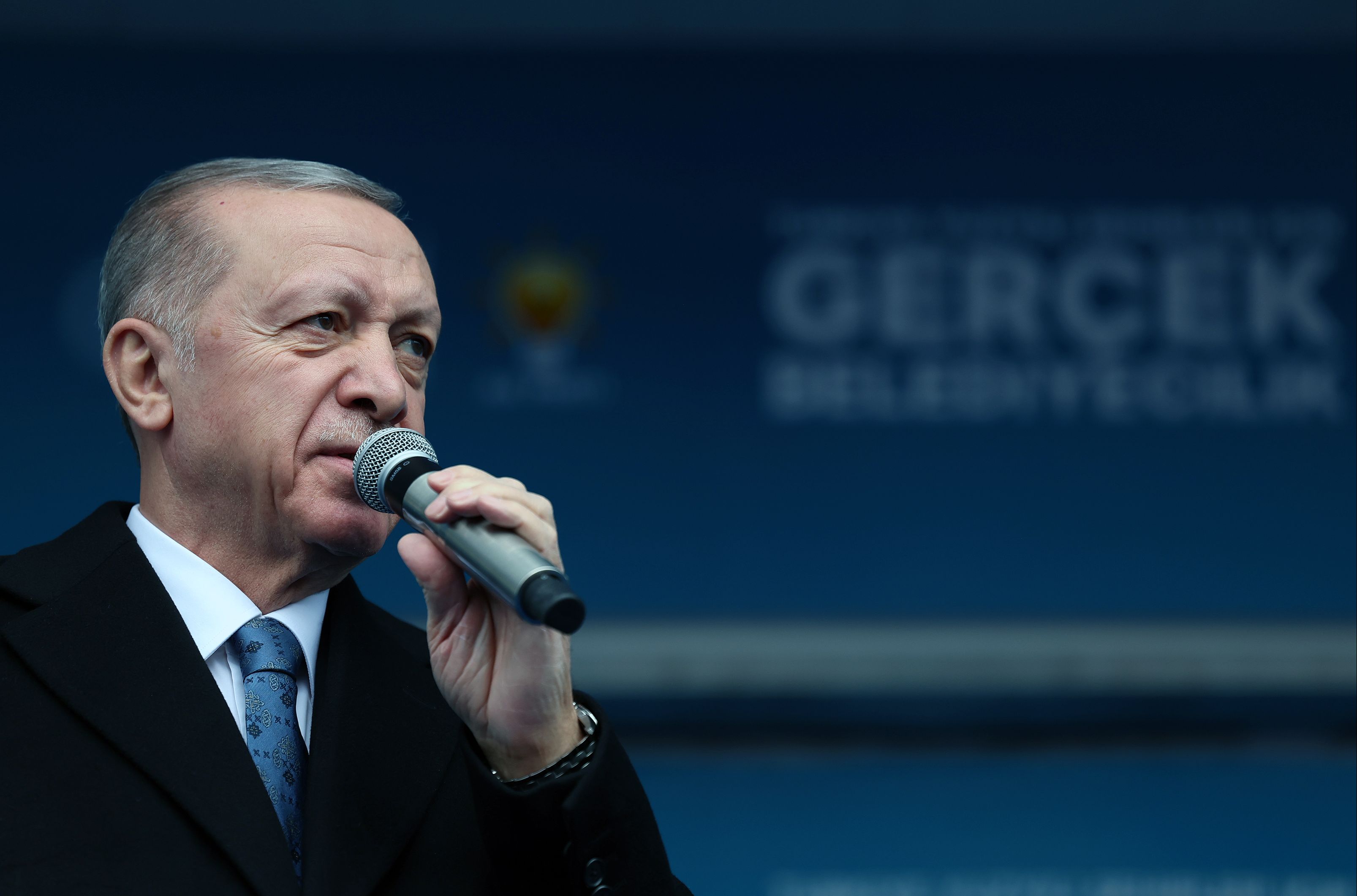Erdoğan'dan Şanlıurfa'da CHP'li belediyelere sert eleştiriler: Şehirlerimizi geriye götürdüler Erdoğan'dan Şanlıurfa'da CHP'li belediyelere sert eleştiriler: Şehirlerimizi geriye götürdüler - 3. Resim