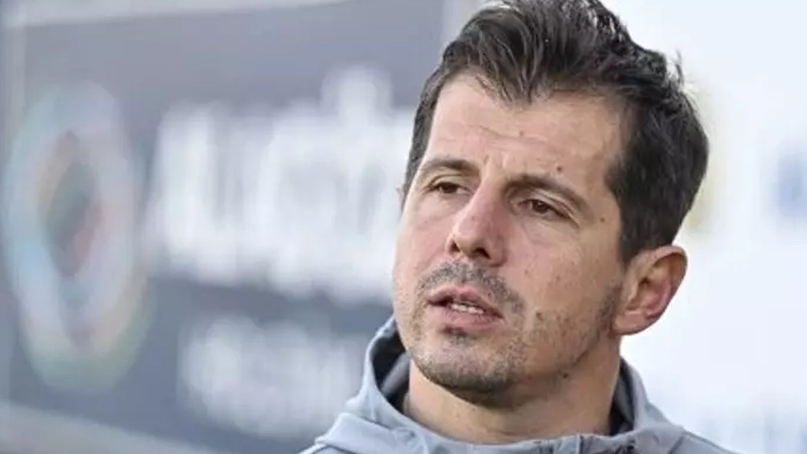 Eski Fenerbahçeli futbolcular arasında 'Efsane' tartışması büyüyor! 'Odamıza giremiyordu, şimdi rahat rahat sallıyor' - 2. Resim