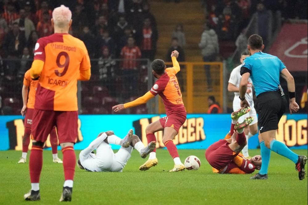 G.Saray, sahasında ağırladığı Çaykur Rizespor’a gol oldu yağdı! Aslan’ın iştahı açık G.Saray, sahasında ağırladığı Çaykur Rizespor’a gol oldu yağdı! Aslan’ın iştahı açık - 5. Resim