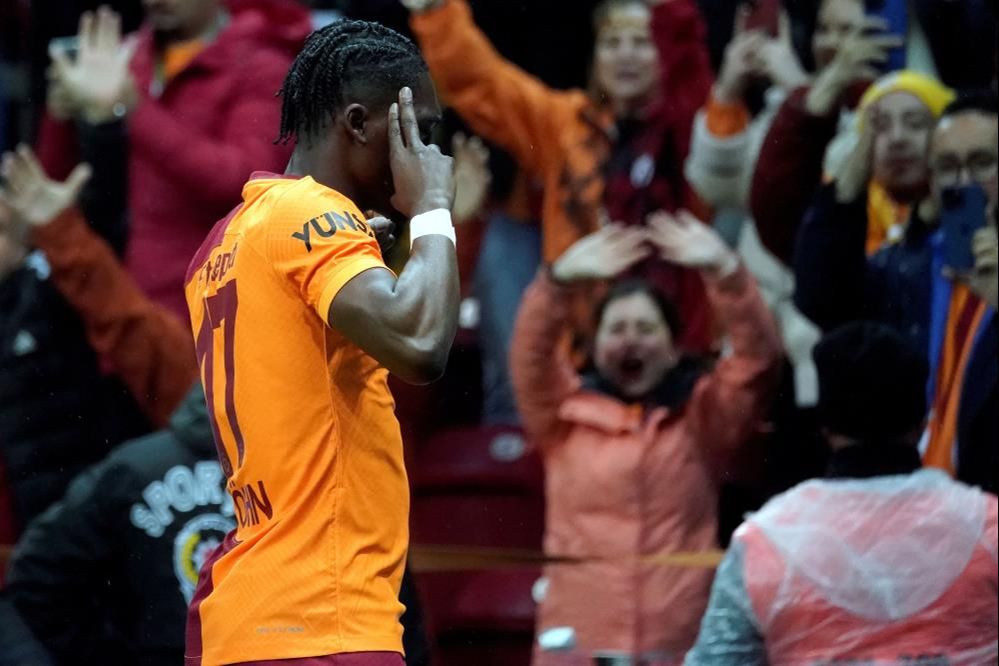 G.Saray, sahasında ağırladığı Çaykur Rizespor’a gol oldu yağdı! Aslan’ın iştahı açık G.Saray, sahasında ağırladığı Çaykur Rizespor’a gol oldu yağdı! Aslan’ın iştahı açık - 1. Resim