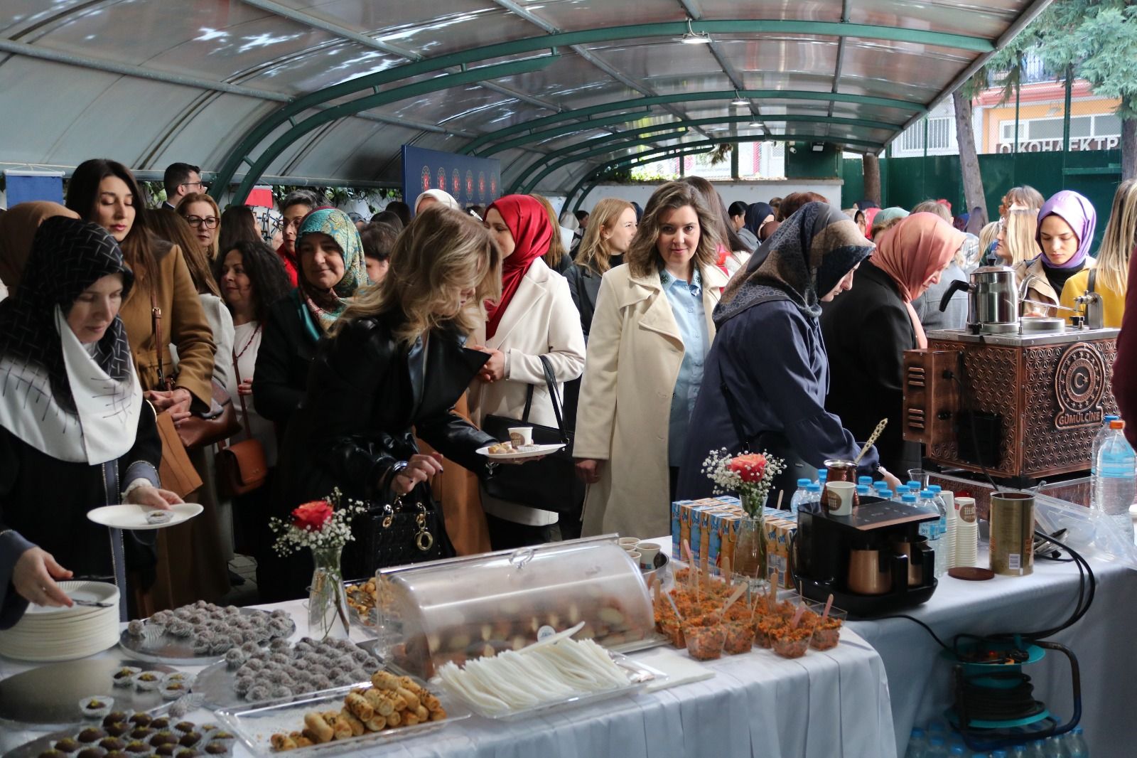 Gümülcine'deki Türk Başkonsolosu, Dünya Kadınlar Günü'nde kültürler arasında köprü kuruyor - 4. Resim