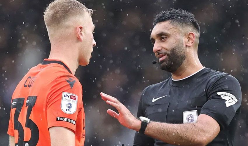 Hapishaneden gelip, hakemlik yapacak! Sunny Gill Singh Premier Lig tarihine geçiyor - 1. Resim