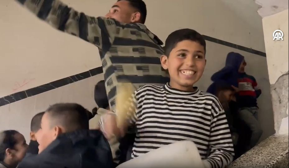 İsrail'in katliamı altındaki Gazze'de Ramazan sevinci: Filistinli çocuklar geleneksel şenlikte eğlendi İsrail'in katliamı altındaki Gazze'de Ramazan sevinci: Filistinli çocuklar geleneksel şenlikte eğlendi - 2. Resim