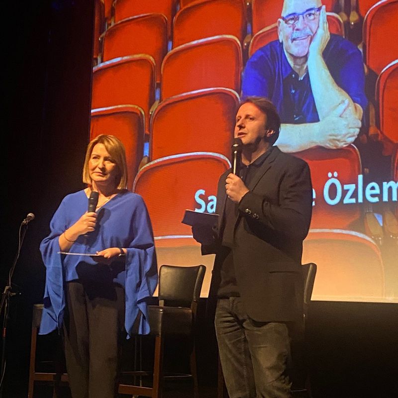 Üç yıl önce vefat eden Rasim Öztekin için anma gecesi: Kızı Pelin törene değil maça gitti - 1. Resim