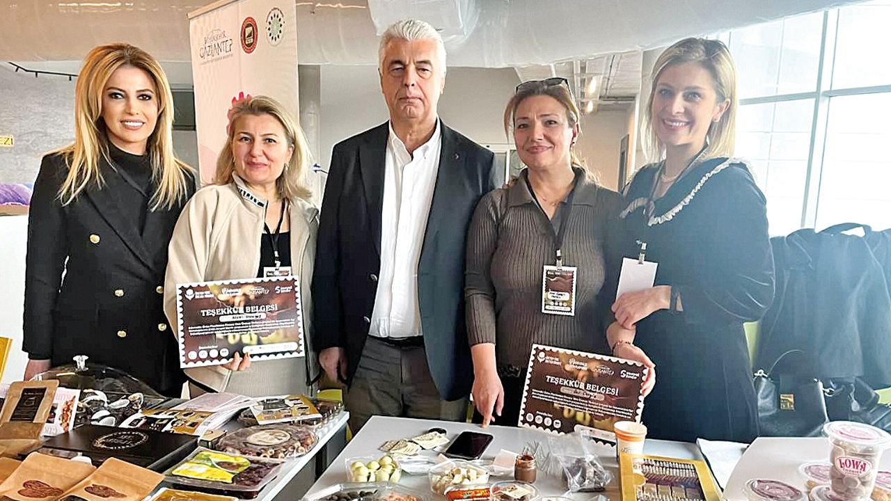 Üretici ve satıcı buluştu! Yardım değil, üreticiye destekle ayağa kalkarız Üretici ve satıcı buluştu! Yardım değil, üreticiye destekle ayağa kalkarız - 1. Resim