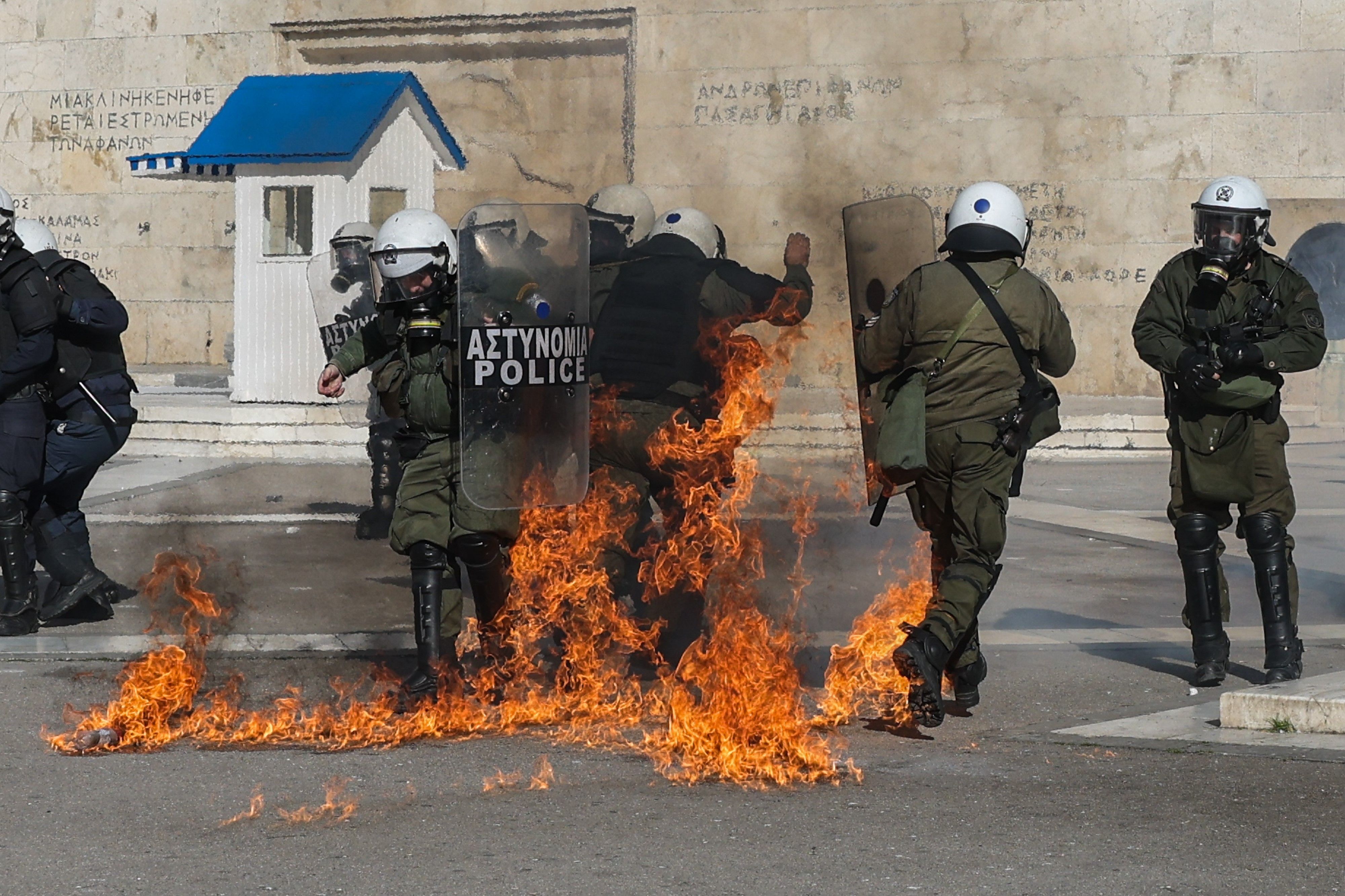 Yunanistan'dan ülkeyi sokağa döken 'özel üniversite yasası'na onay Yunanistan'dan ülkeyi sokağa döken 'özel üniversite yasası'na onay - 2. Resim
