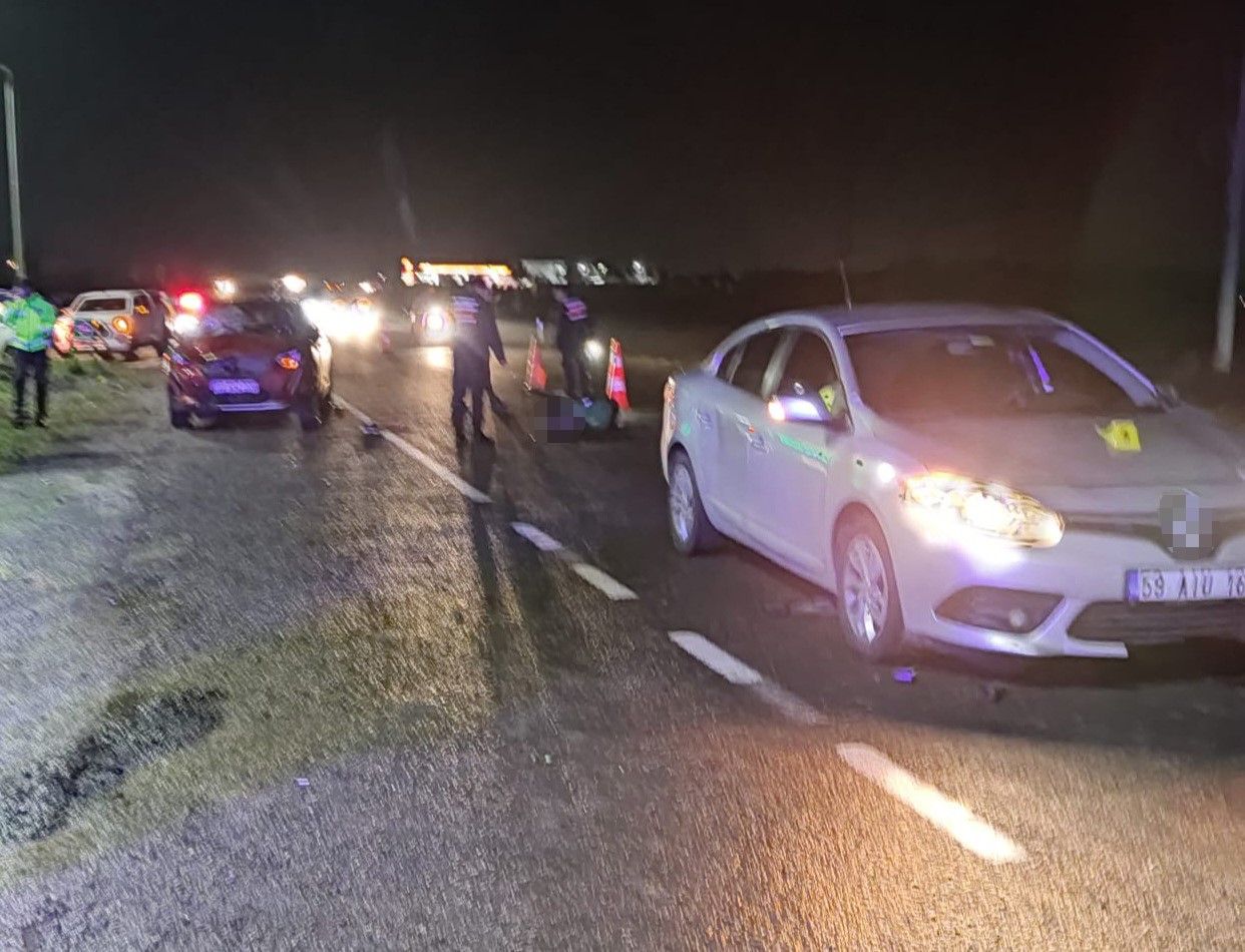 Aracıyla yaralı kazazedenin üzerinden geçip, yardım edenleri yaraladı! - 1. Resim