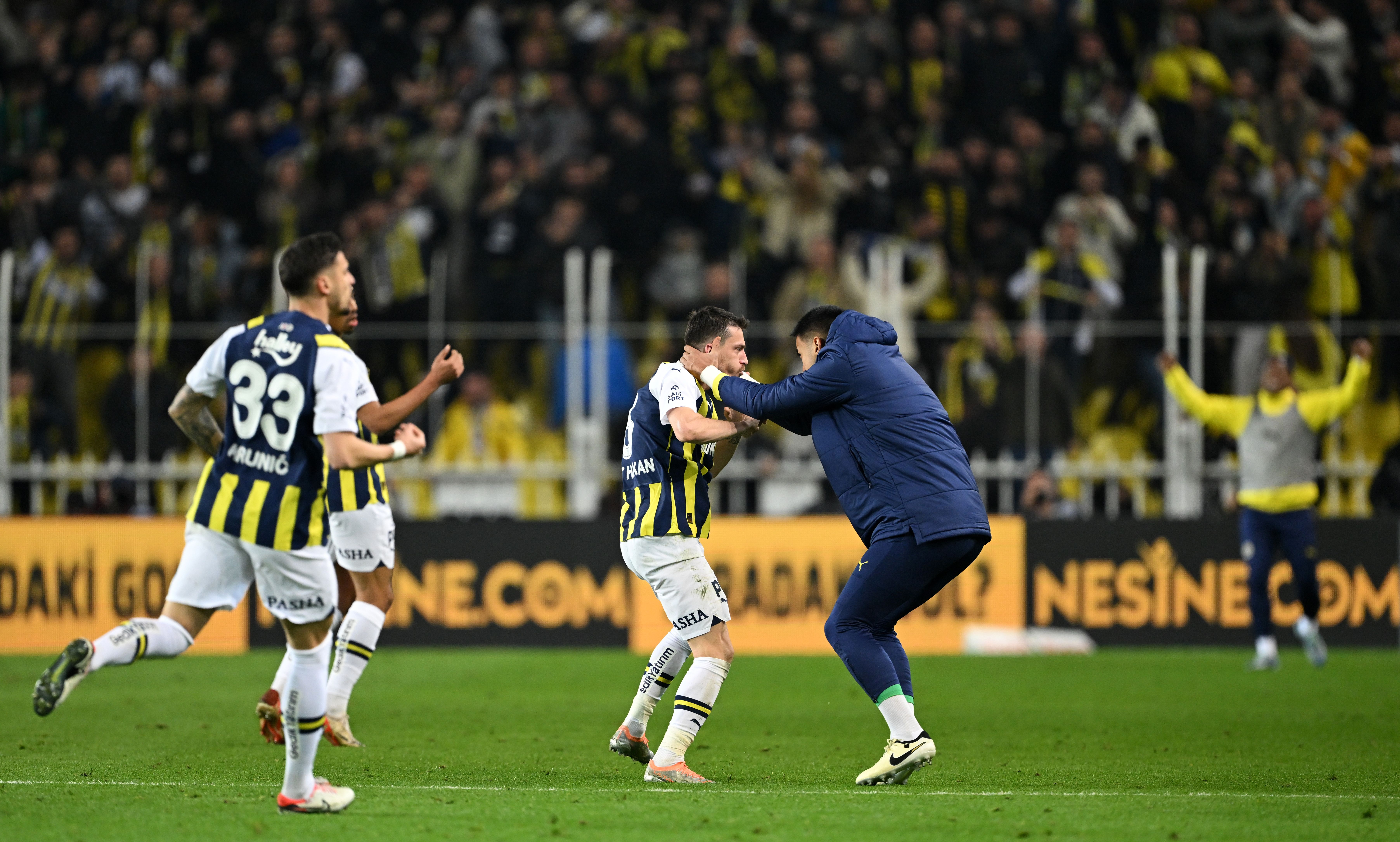 Fenerbahçe - Pendikspor maçı nefes kesti! 3 kırmızı kart, 5 gol, 1 penaltı - 1. Resim