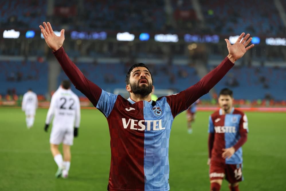 Fırtına fena vurdu! Trabzonspor, geriye düştüğü maçta Şota’nın takımı Karagümrük’ü dağıttı Fırtına fena vurdu! Trabzonspor, geriye düştüğü maçta Şota’nın takımı Karagümrük’ü dağıttı - 1. Resim