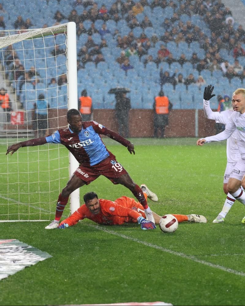 Fırtına fena vurdu! Trabzonspor, geriye düştüğü maçta Şota’nın takımı Karagümrük’ü dağıttı Fırtına fena vurdu! Trabzonspor, geriye düştüğü maçta Şota’nın takımı Karagümrük’ü dağıttı - 2. Resim
