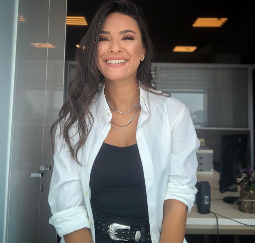 Gezmek Olsun sunucusu 39 yaşındaki Yıldız Yakar hayatı ve biyografisi Gezmek Olsun sunucusu 39 yaşındaki Yıldız Yakar hayatı ve biyografisi - 1. Resim