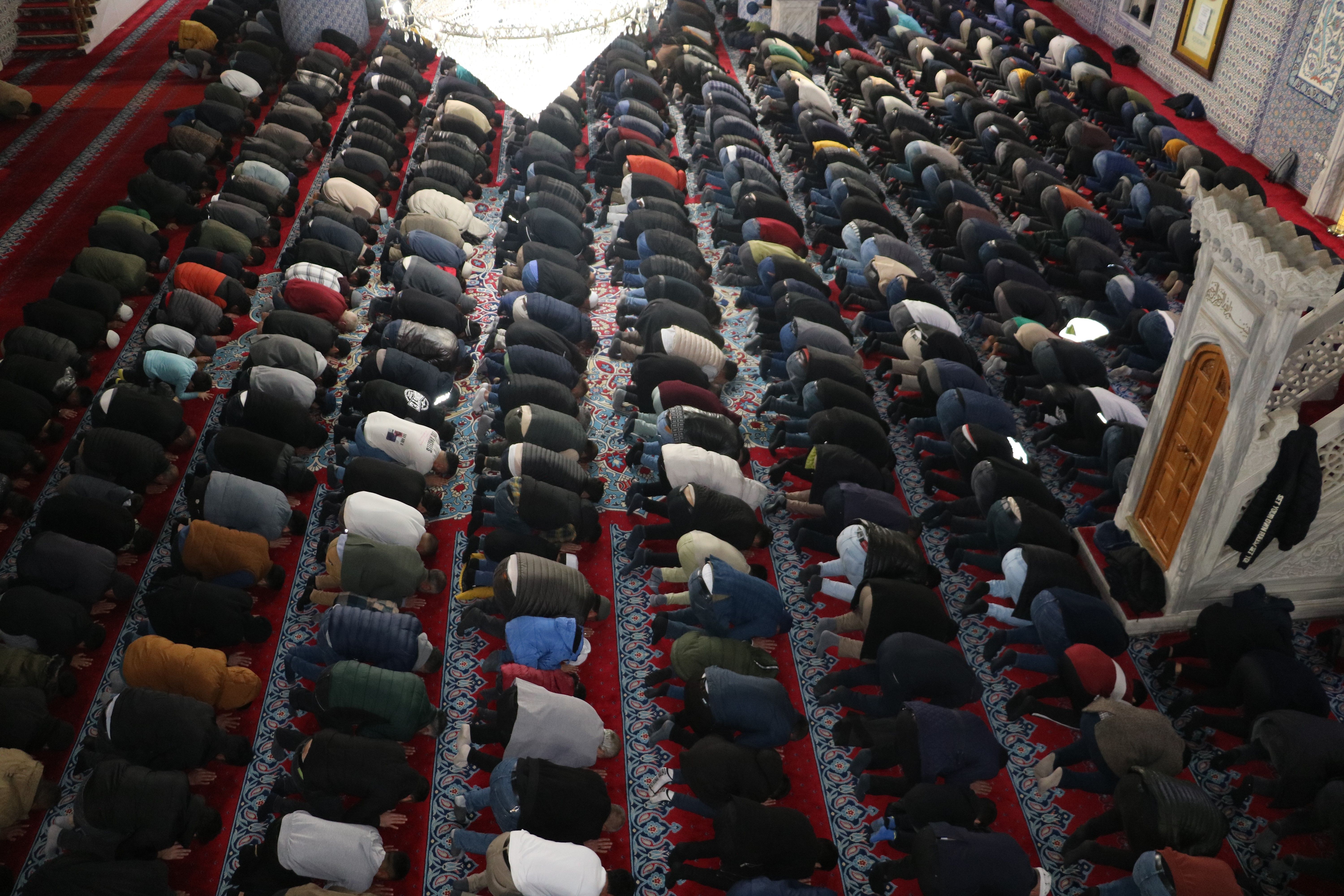 İlk teravih namazında camiler doldu taştı - 2. Resim