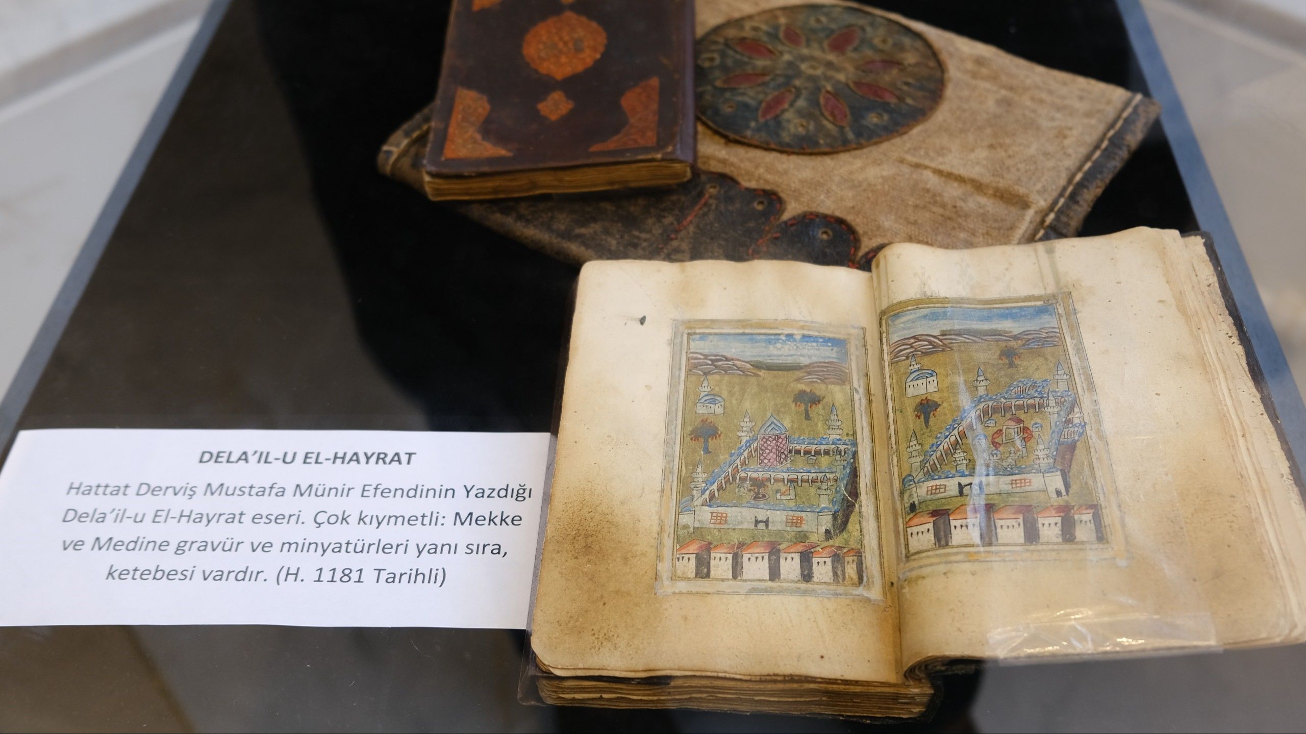 İnsanlar Kâbe hasretini dindirmek için geliyor! Ramazan'da Bursa’daki sergi ilgi çekiyor - 2. Resim