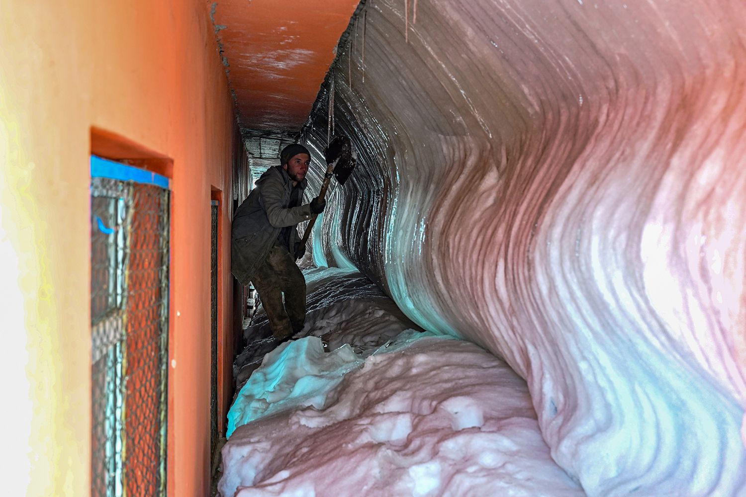 Kara teslim oldular! Yollar kapandı, 393 yere ulaşım yok - 5. Resim