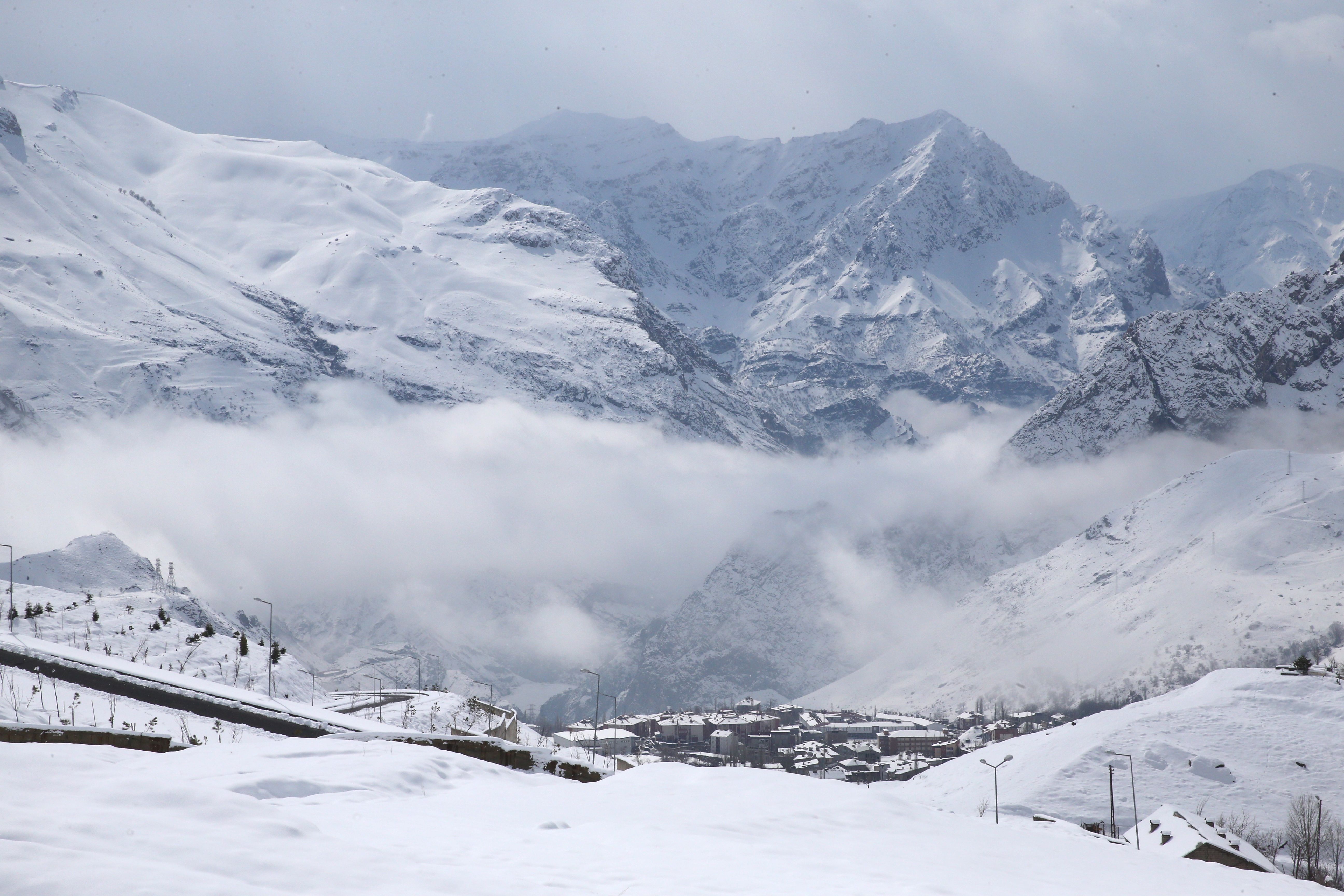 Kara teslim oldular! Yollar kapandı, 393 yere ulaşım yok - 3. Resim