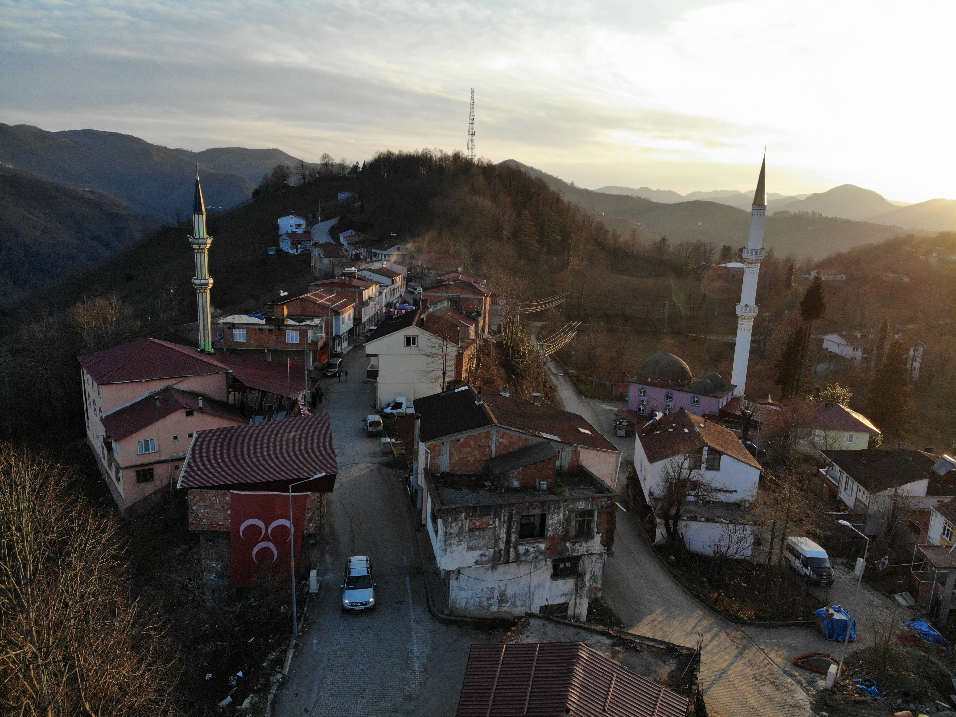 2 dakika farkla iftar açıyorlardı! Bir adımla il değiştiren mahalle sakinleri için yeni karar 2 dakika farkla iftar açıyorlardı! Bir adımla il değiştiren mahalle sakinleri için yeni karar - 1. Resim