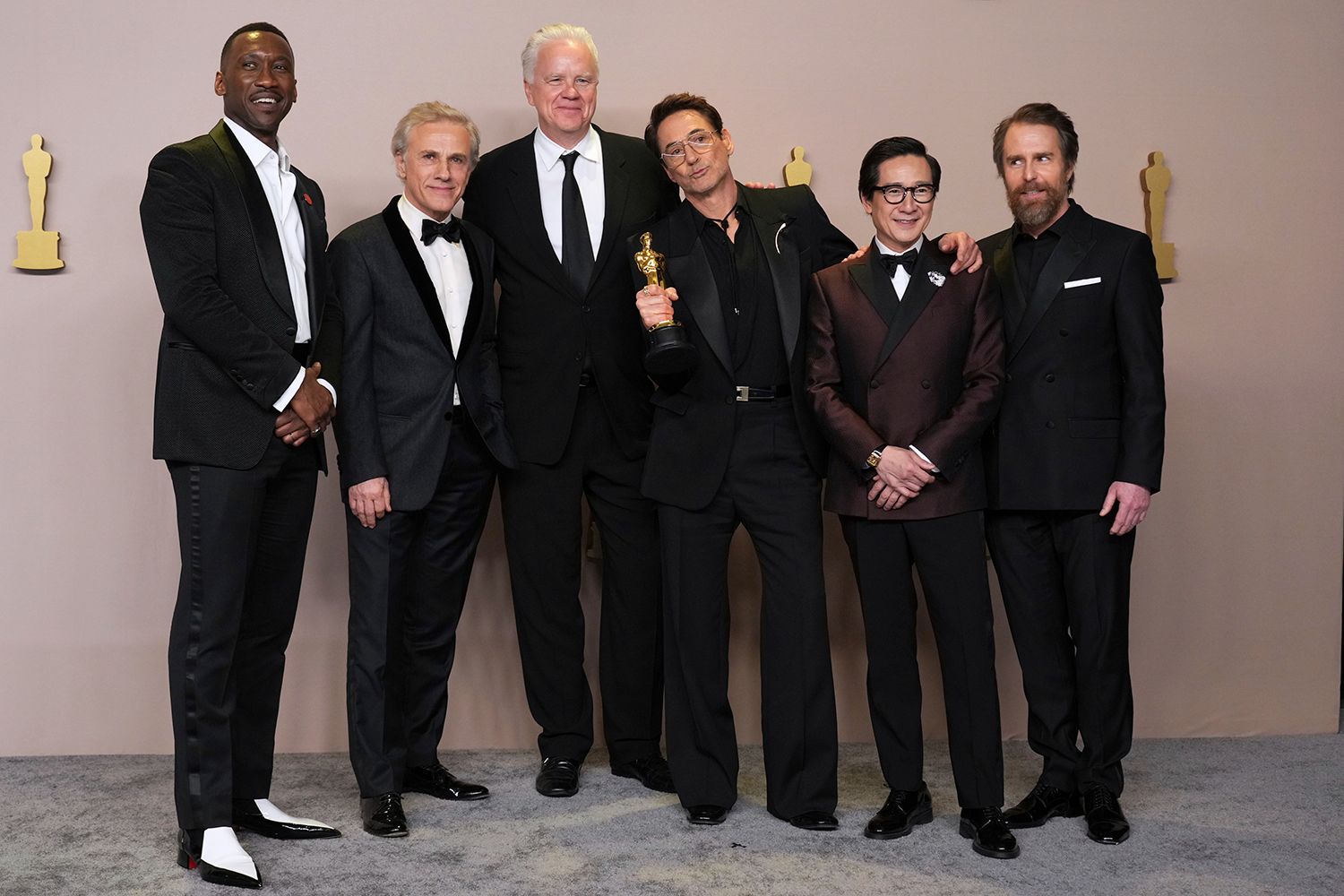 96'ncı Oscar ödülleri sahiplerini buldu! Oppenheimer geceye damga vurdu - 1. Resim