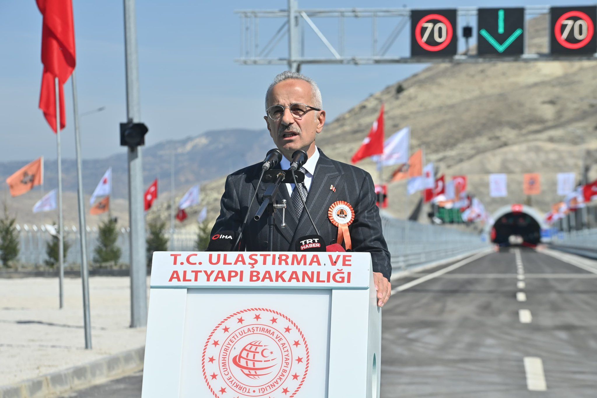 Bakan Uraloğlu'ndan heyecanlandıran açıklama! Süper hızlı tren için geri sayım - 2. Resim
