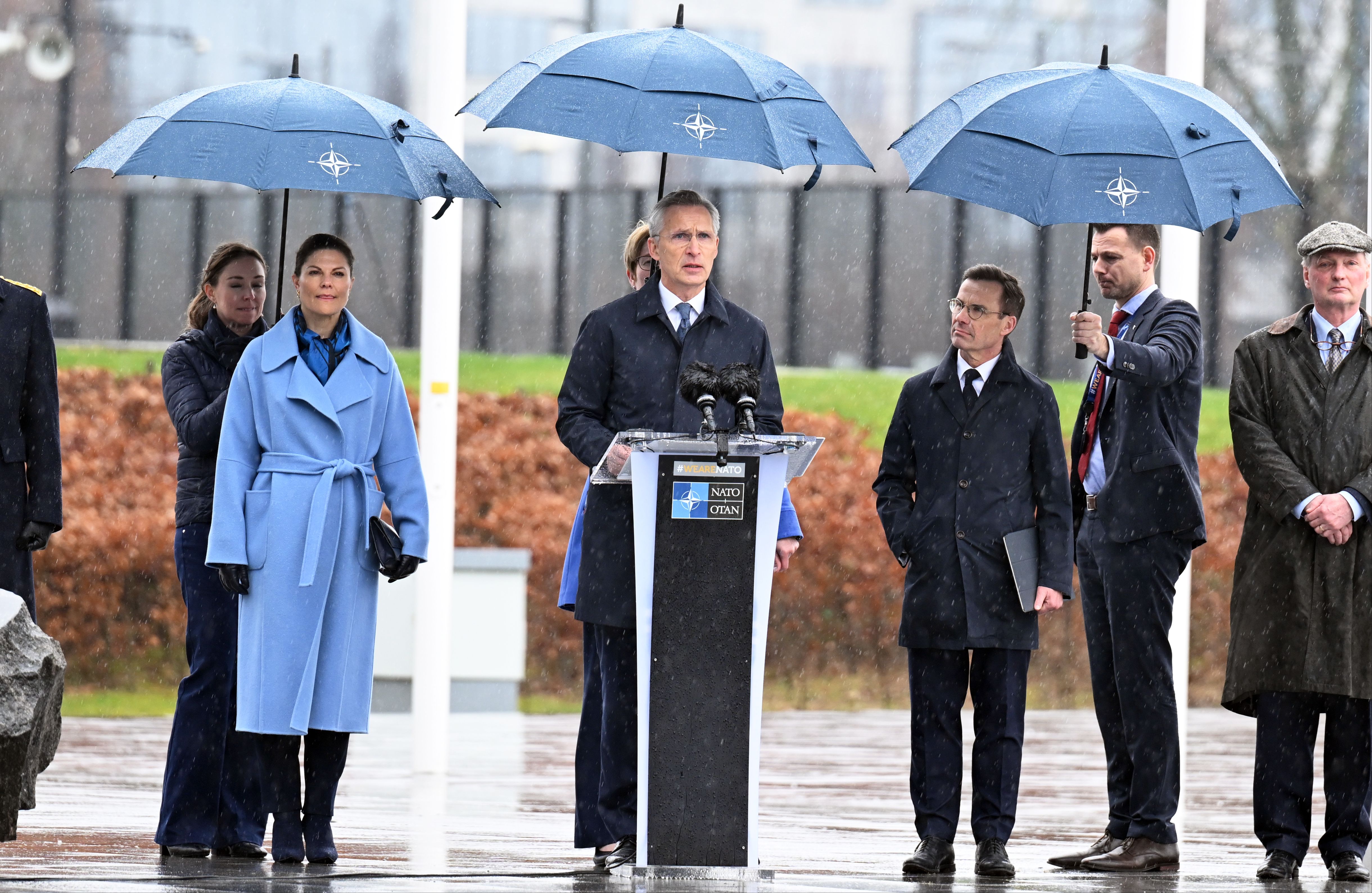 İsveç bayrağı, NATO Karargahına törenle çekildi - 1. Resim