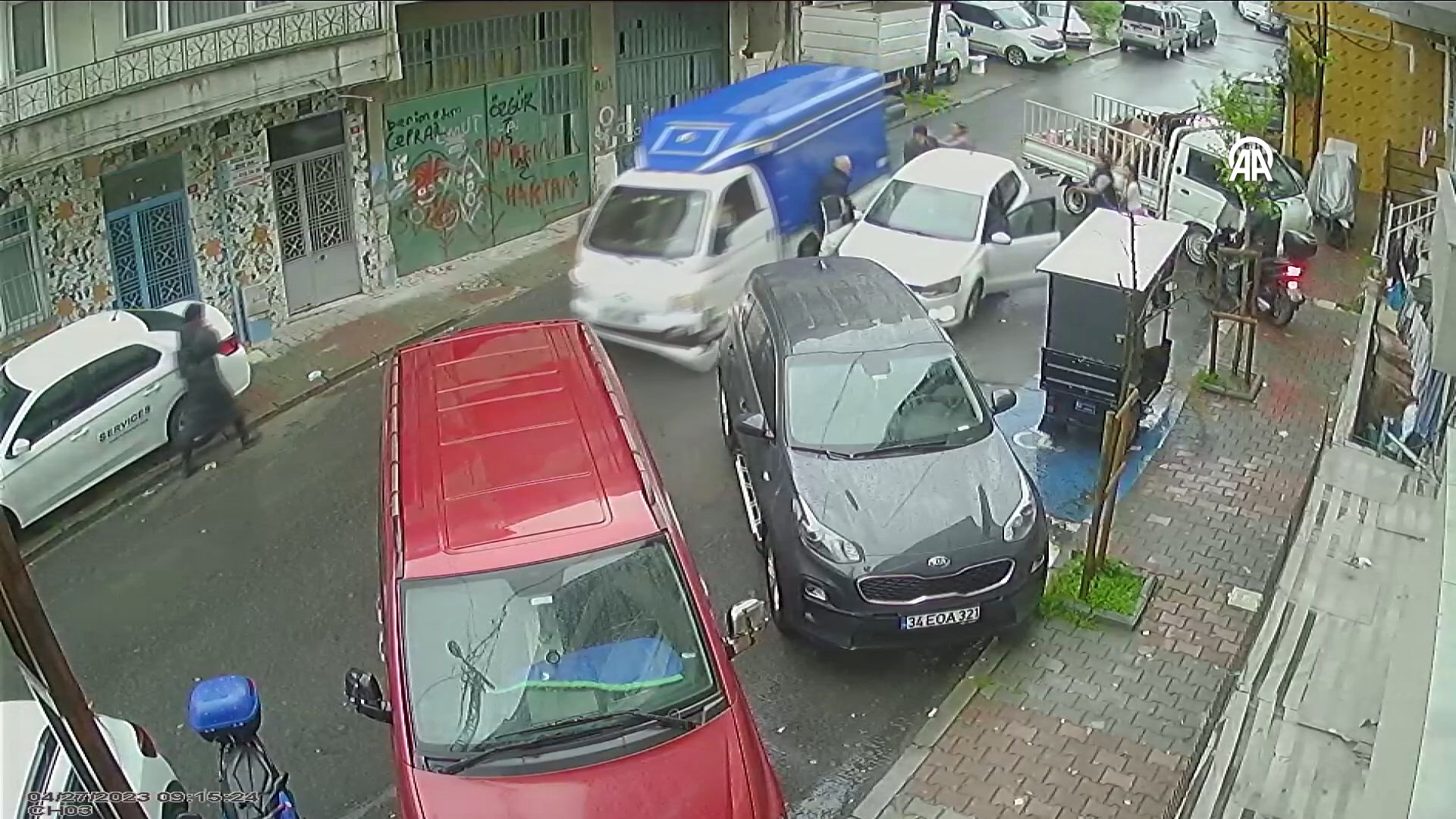 Kamyonetle ezmeye çalıştı, o anlar kamerada! Mahkemeye damga vuran sözler Kamyonetle ezmeye çalıştı, o anlar kamerada! Mahkemeye damga vuran sözler - 1. Resim