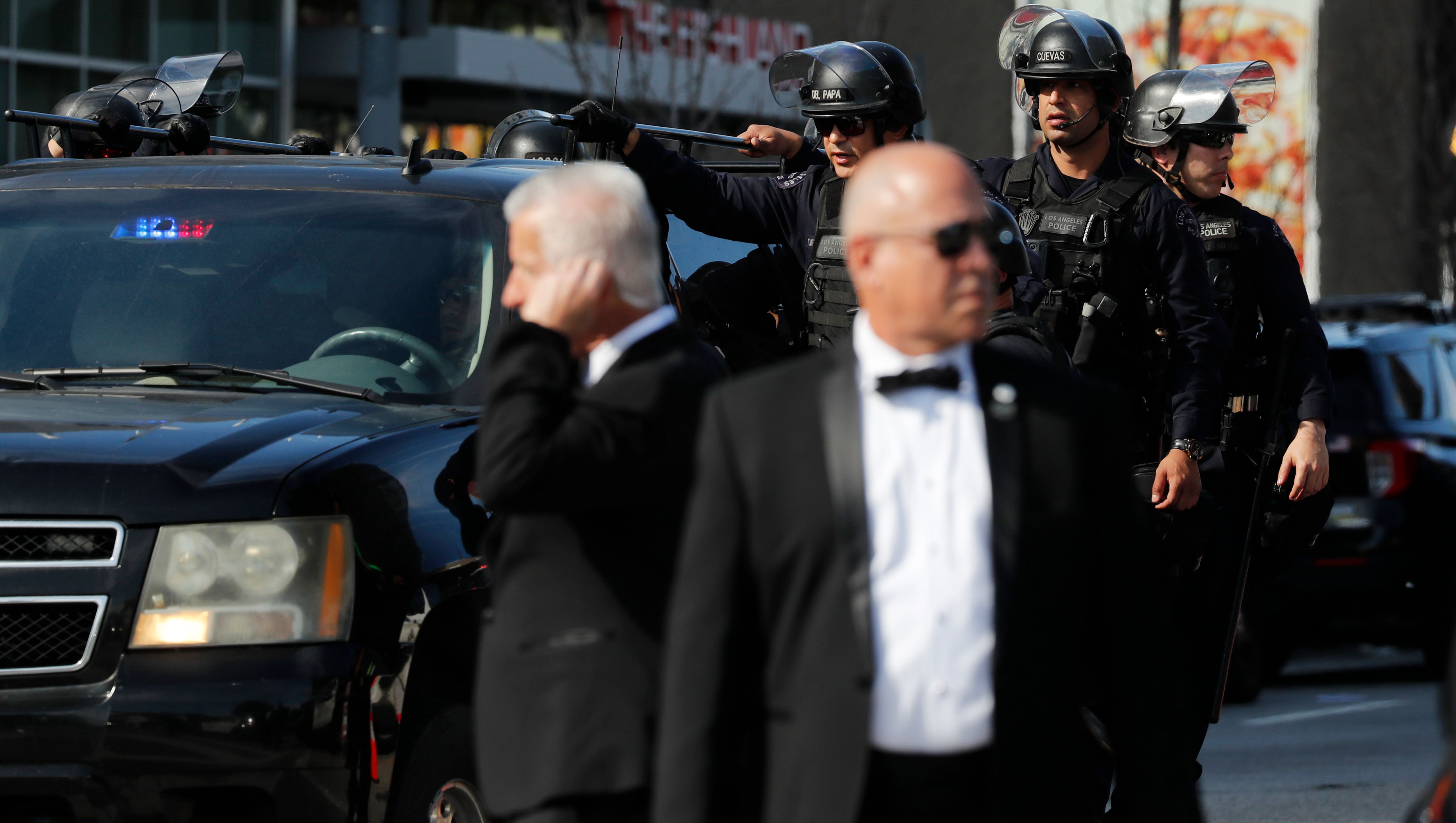 Oscar ödül töreninde Gazze gösterisi! Salonun önünde toplandılar - 1. Resim