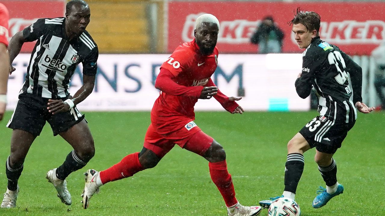 Selçuk İnan ilk maçına çıkıyor! Beşiktaş, Gaziantep FK ile karşılaşacak Selçuk İnan ilk maçına çıkıyor! Beşiktaş, Gaziantep FK ile karşılaşacak - 3. Resim
