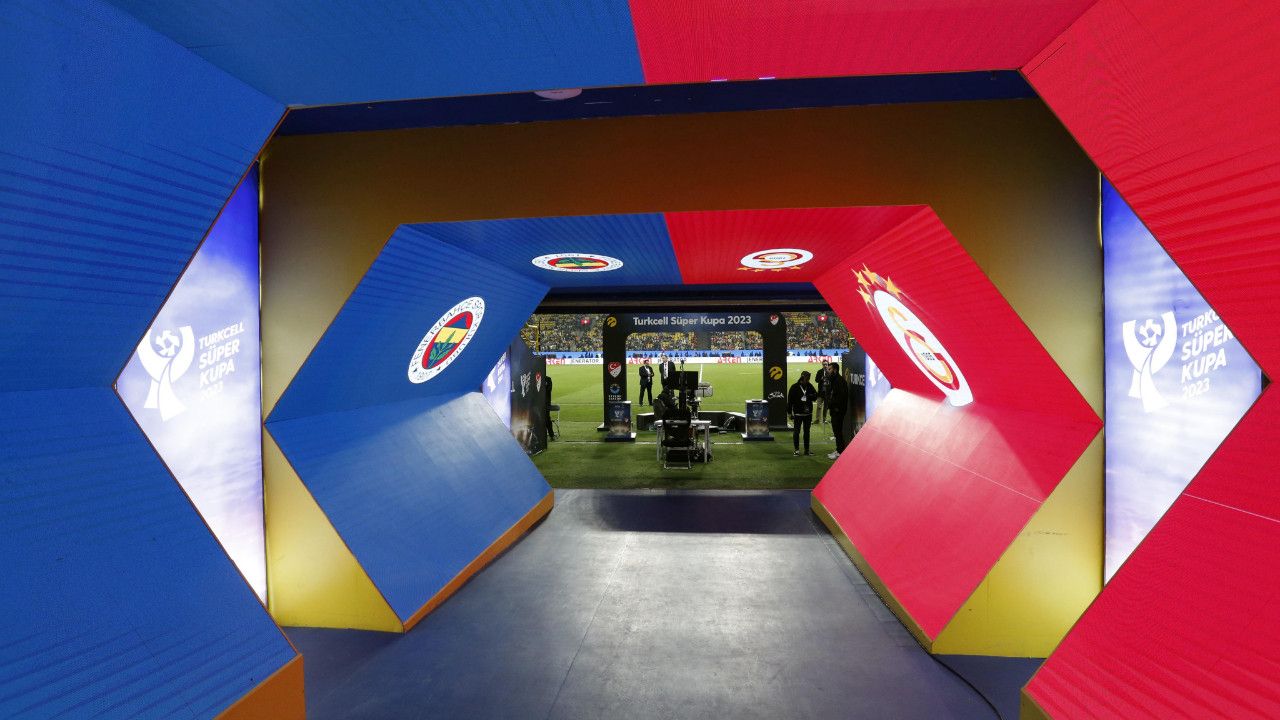 Süper Kupa maçı yine ertelendi! Fenerbahçe - Galatasaray Şanlıurfa'da karşılaşacaktı - 1. Resim