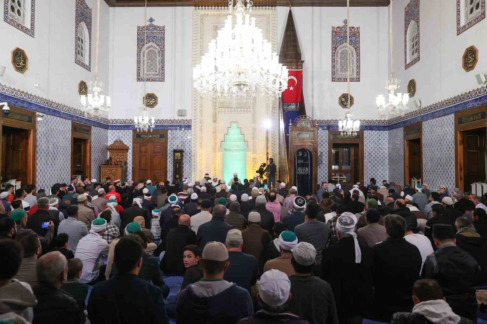 Teravih namazında okunan duaların Türkçe anlamları nasıl? - 1. Resim