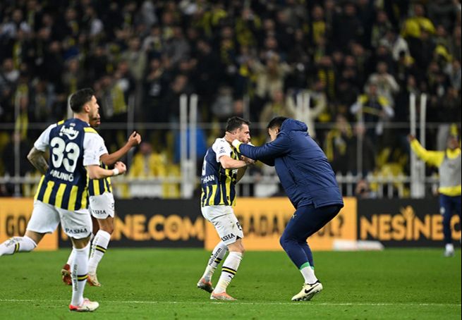 Tugay Kerimoğlu Fenerbahçe maçı sonrası açıkladı: "Başka bir şey izlemedik zaten lig rekoru olabilir" - 1. Resim