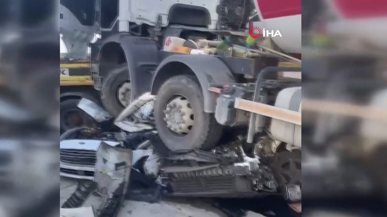 Ankara'da korku dolu anlar... Kontrolden çıkan mikser 7 aracı ezdi - 1. Resim