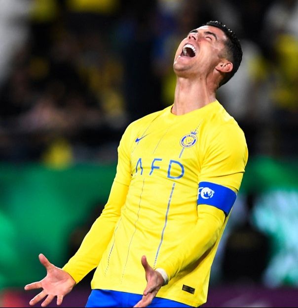 Cristiano Ronaldo da olsan bazen ka&ccedil;ırırsın! Boş kaleye atamadı pahalı patladı, Al-Nassr elendi - 1. Resim