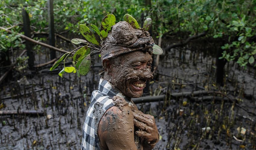 Endonezya'da ‘Sessizlik Günü’ : Çamur banyosu geleneği 60 yıl sonra yeniden canlandı Endonezya'da ‘Sessizlik Günü’ : Çamur banyosu geleneği 60 yıl sonra yeniden canlandı - 5. Resim