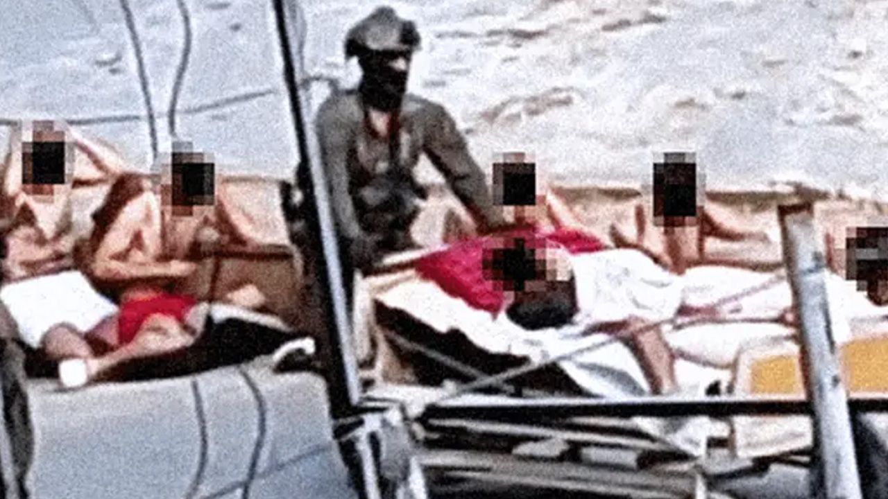 Gazze'de son durum... İsrail zulmü kamerada! Dayak attılar, gözlerini bağladılar, soyunmaya zorladılar - 1. Resim