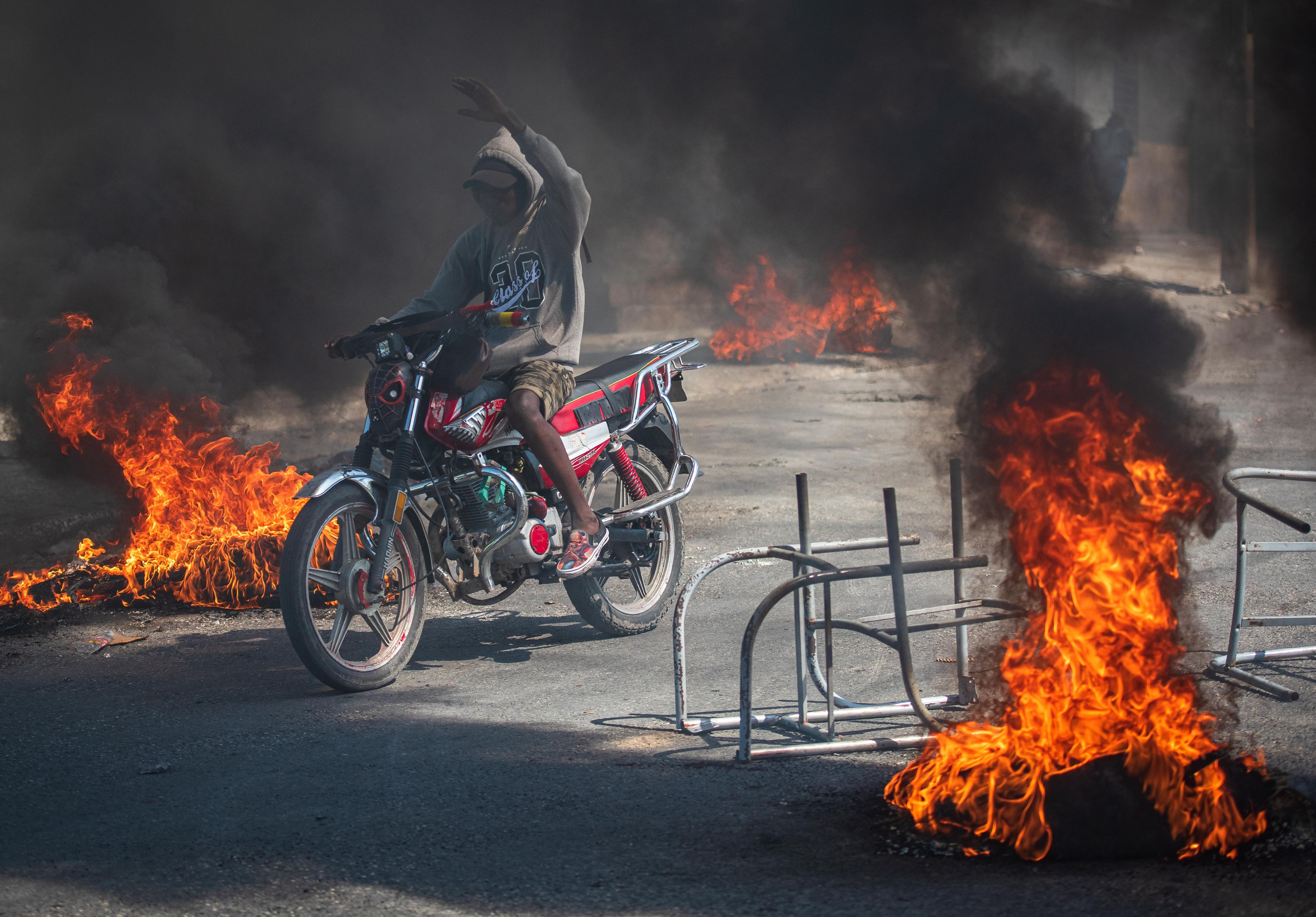 Ülkeden kaçan Haiti Başbakanı Henry, istifa etti! Ülke çete lideri "Barbekü"ye kaldı - 2. Resim